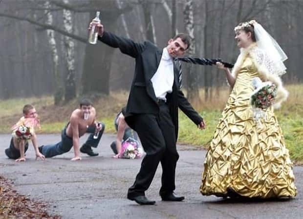 Wonderfully Eccentric Russian Wedding Photos (40 photos)
