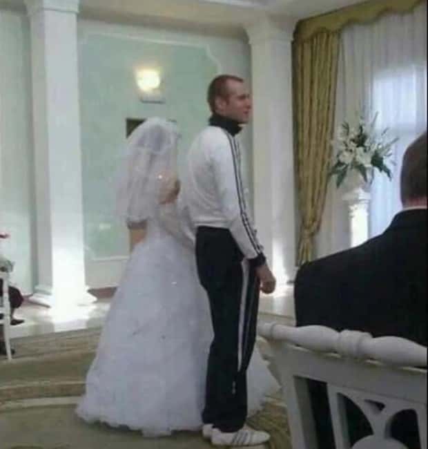 Wonderfully Eccentric Russian Wedding Photos (40 photos)