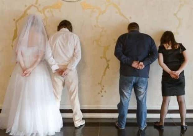 Wonderfully Eccentric Russian Wedding Photos (40 photos)