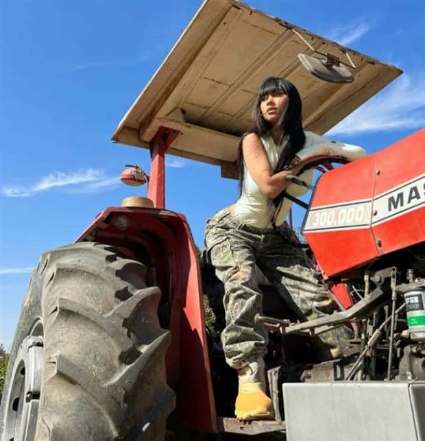 A Little Fun for Adults #402 (25 photos)