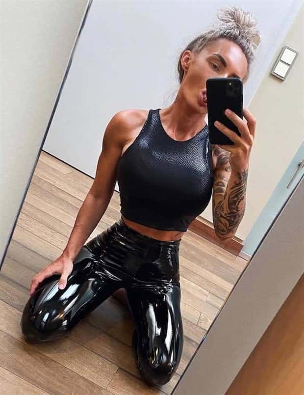 Hot Girls in Latex and Leather #56 (22 photos)