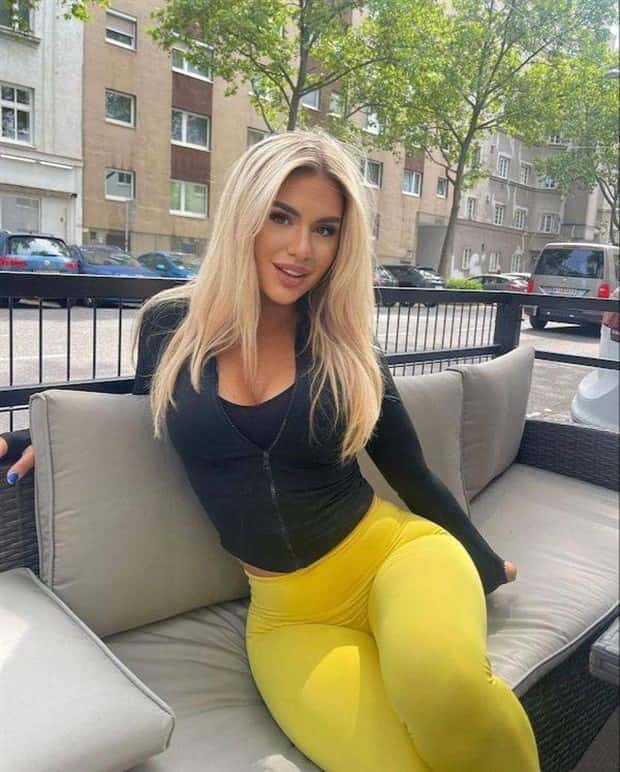 Hot Girls in Yoga Pants #61 (21 photos)