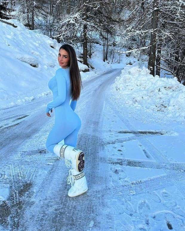 Hot Girls in Yoga Pants #61 (21 photos)