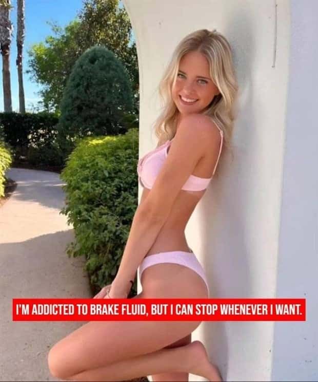 Hot Girls Featuring Jokes #8 (24 photos)