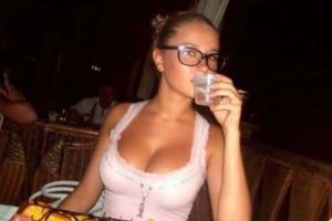 Hot Girls with Glasses #27 (22 photos)