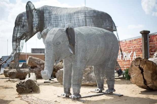 Kovozoo Zoo With Metal Animals (27 photos)