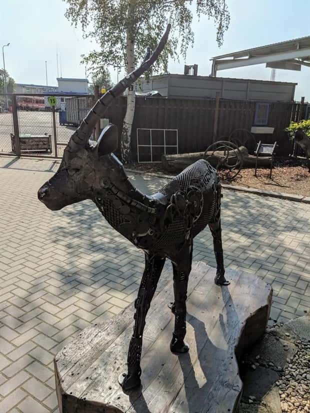 Kovozoo Zoo With Metal Animals (27 photos)