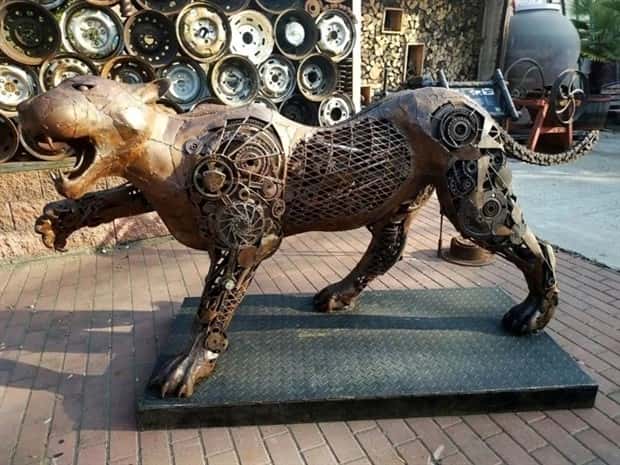 Kovozoo Zoo With Metal Animals (27 photos)