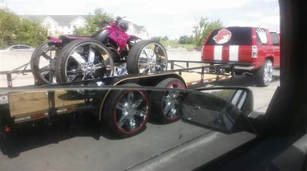 ridiculous car customizations 5 25 Most Ridiculous Car Customizations of the Day (25 photos)
