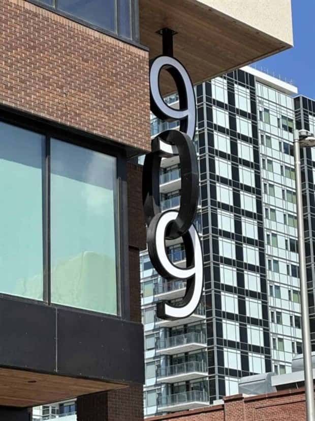 When Public Signage Gets Creative (30 photos)