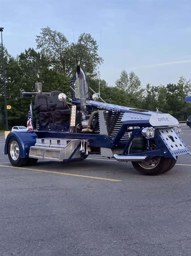 head scratching rides 12 Head Scratching Rides That Defy Logic (21 photos)