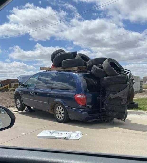 Overloaded Rides Ready to Explode (35 photos)