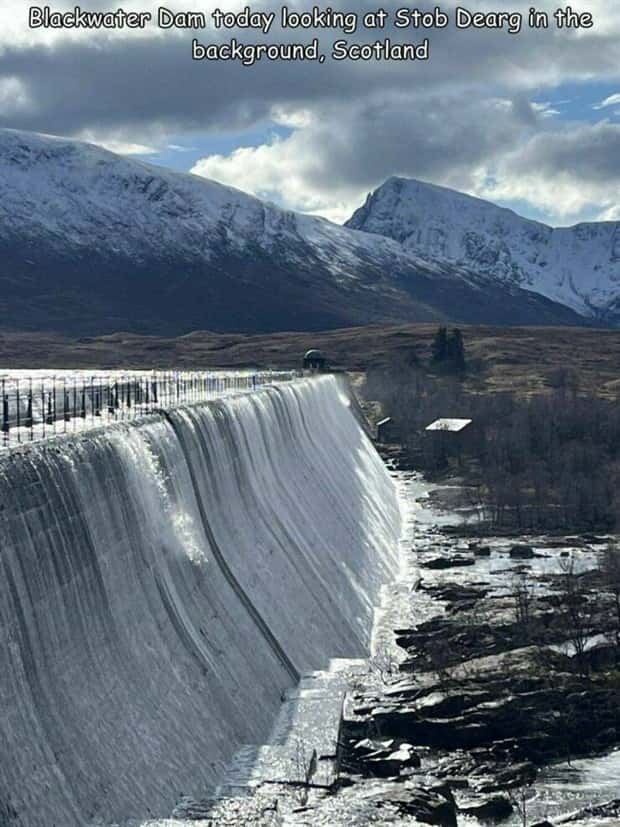 Interesting Pictures with Captions #162 (23 photos)