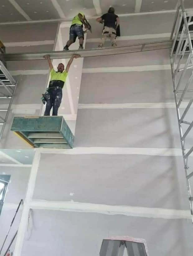 safety fails 2 Ridiculous Safety Fails #22 (25 photos)