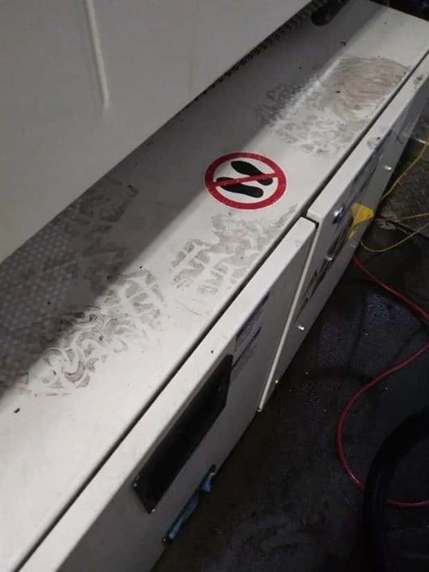 safety fails 5 Ridiculous Safety Fails #22 (25 photos)