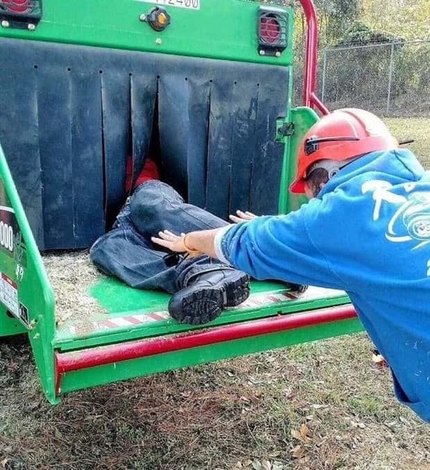 safety fails 7 Ridiculous Safety Fails #22 (25 photos)