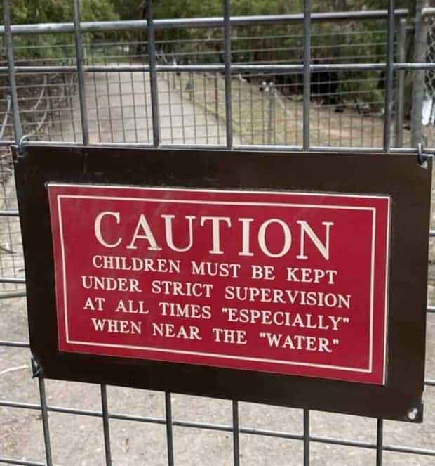 Awkward Quotation Marks Make It Sketchy (30 photos)