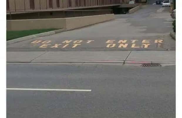 Badly Designed Signs That Fail Hard (26 photos)