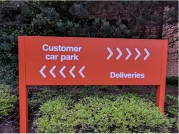 Badly Designed Signs That Fail Hard (26 photos)