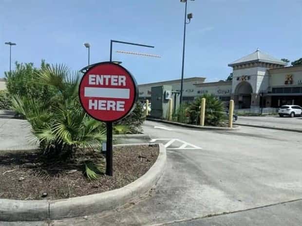 Badly Designed Signs That Fail Hard (26 photos)