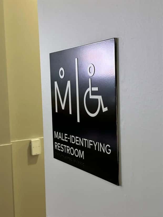 Badly Designed Signs That Fail Hard (26 photos)