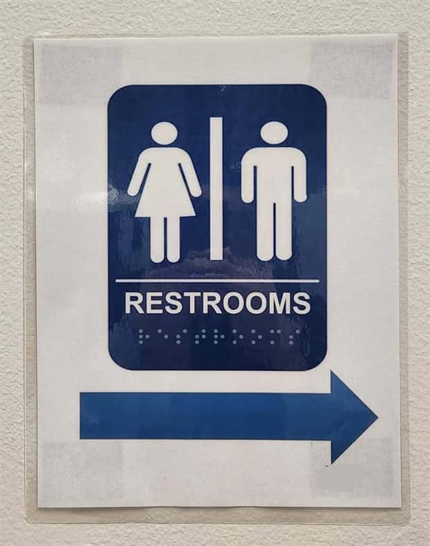 Badly Designed Signs That Fail Hard (26 photos)