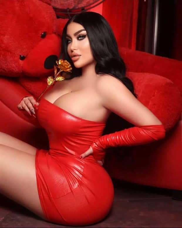 girls in red 6 Hot Girls Love Wearing Red #10 (23 photos)