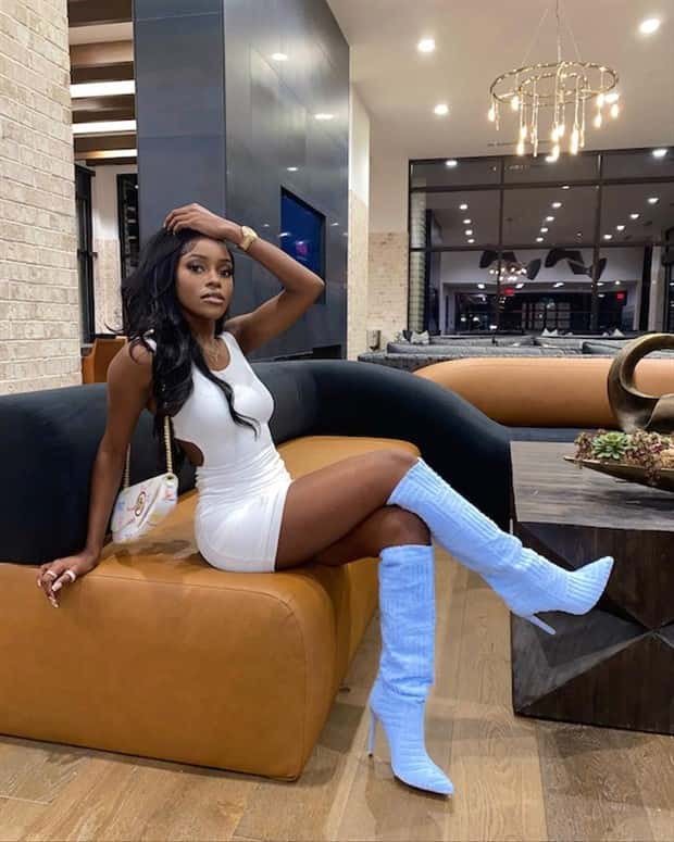 Hot Girls in Tight Dresses #61 (23 photos)