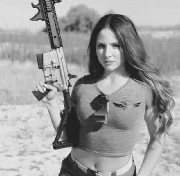 Hot Girls with Guns #17 (24 photos)