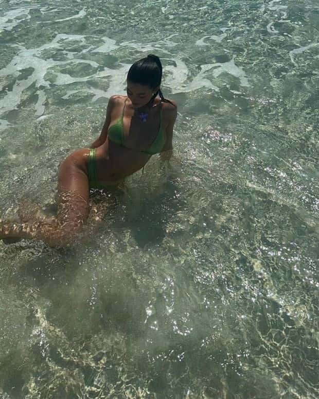 Hot Bikini Girls #74 (25 photos)