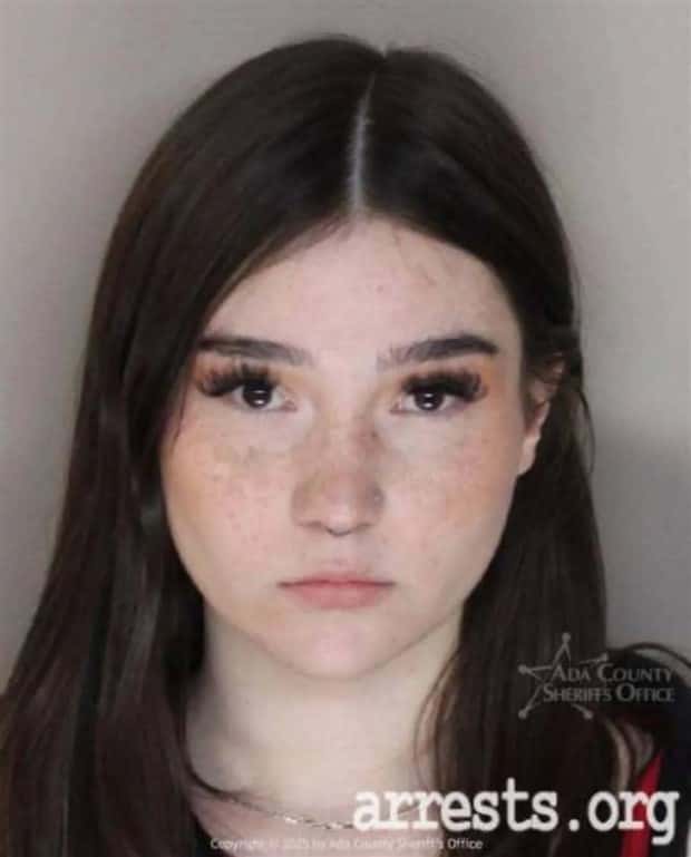 hot girls mugshots 14 22 Mugshots Featuring Hot Girls (22 photos)