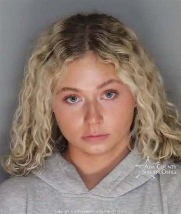hot girls mugshots 15 22 Mugshots Featuring Hot Girls (22 photos)