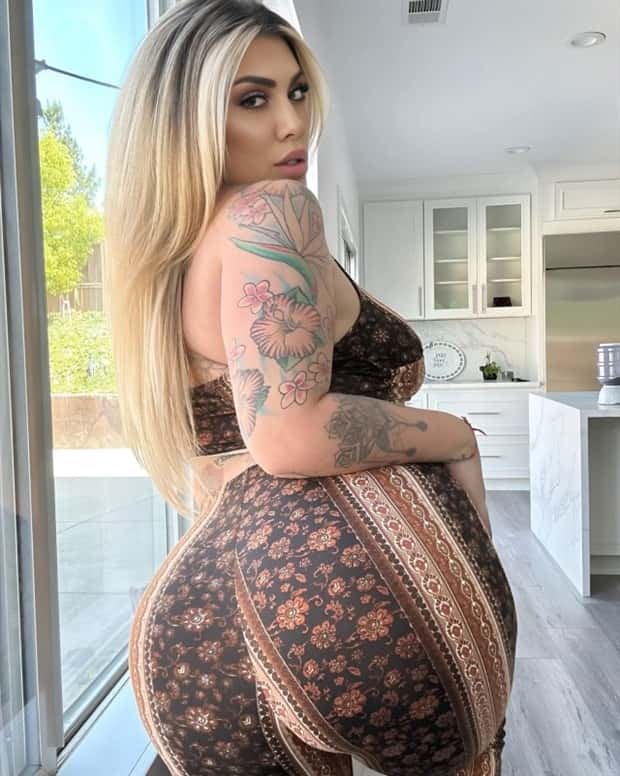 hot inked girls 1 Hot Tattooed Girls #27 (23 photos)