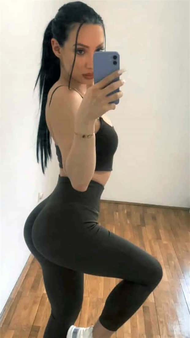 Hot Girls in Yoga Pants #63 (23 photos)