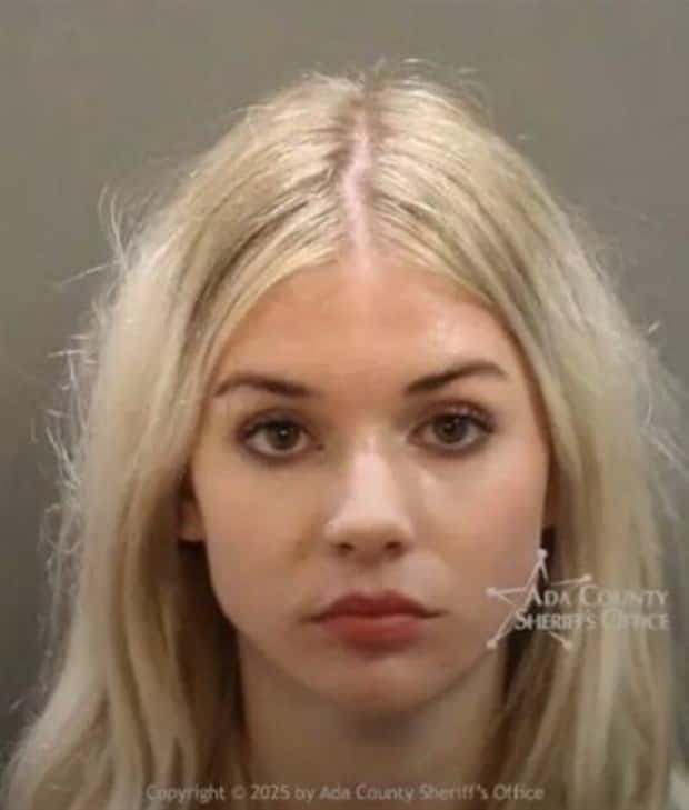 Unexpected Beauty Found in Mugshots (21 photos)