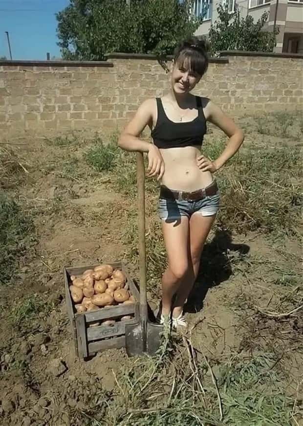 Russian Countryside Girls (23 photos)