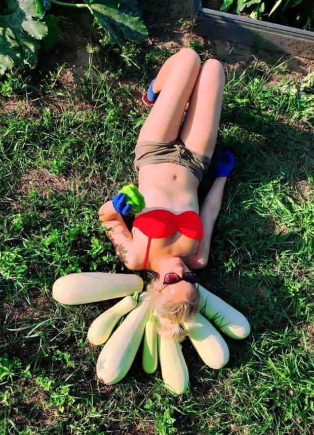 Russian Countryside Girls (23 photos)