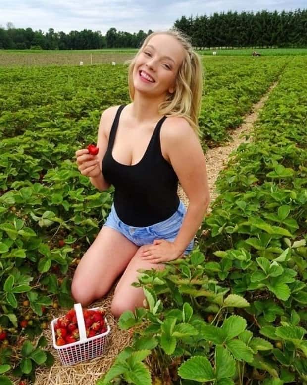 Russian Countryside Girls (23 photos)