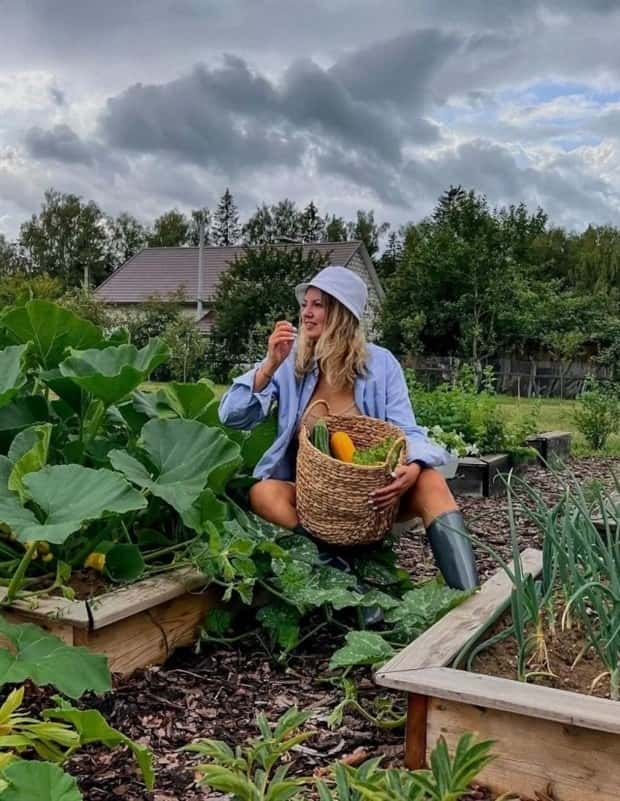 Russian Countryside Girls (23 photos)
