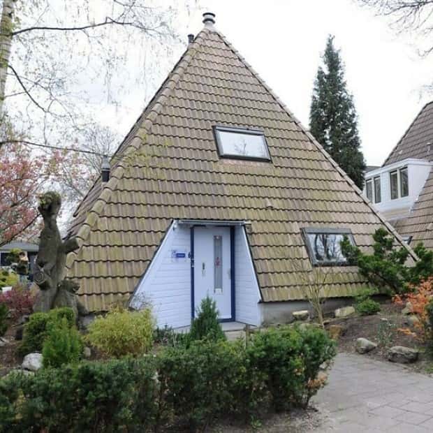 Strange Dutch Houses #3 (22 photos)