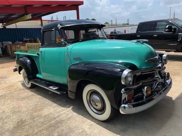 custom trucks 11 Powerful Custom Trucks That Rule The Roads (33 photos)