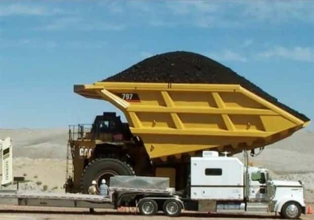 custom trucks 12 Powerful Custom Trucks That Rule The Roads (33 photos)