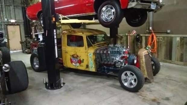 custom trucks 14 Powerful Custom Trucks That Rule The Roads (33 photos)