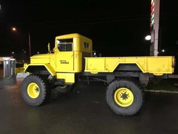 custom trucks 20 Powerful Custom Trucks That Rule The Roads (33 photos)