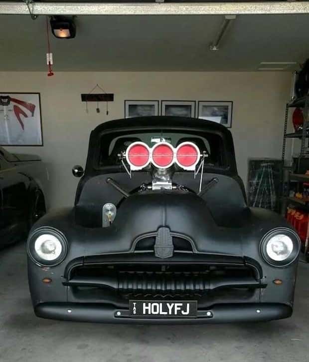 custom trucks 29 Powerful Custom Trucks That Rule The Roads (33 photos)