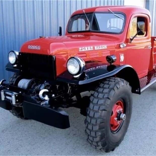 custom trucks 3 Powerful Custom Trucks That Rule The Roads (33 photos)