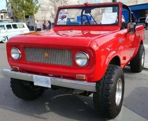 custom trucks 7 Powerful Custom Trucks That Rule The Roads (33 photos)