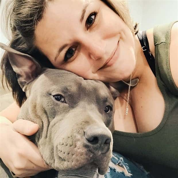 hot girls and dogs 4 Hot Girls With Dogs (30 photos)