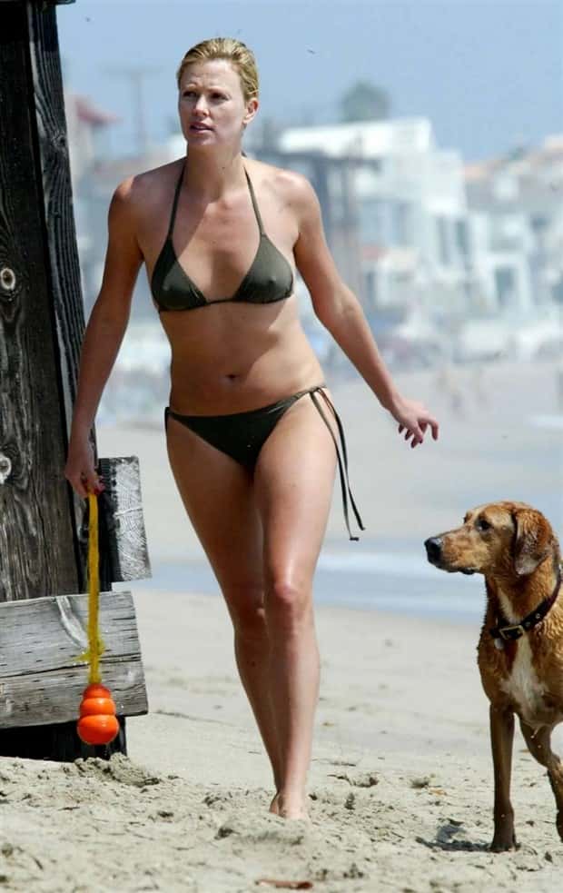 hot girls and dogs 6 Hot Girls With Dogs (30 photos)