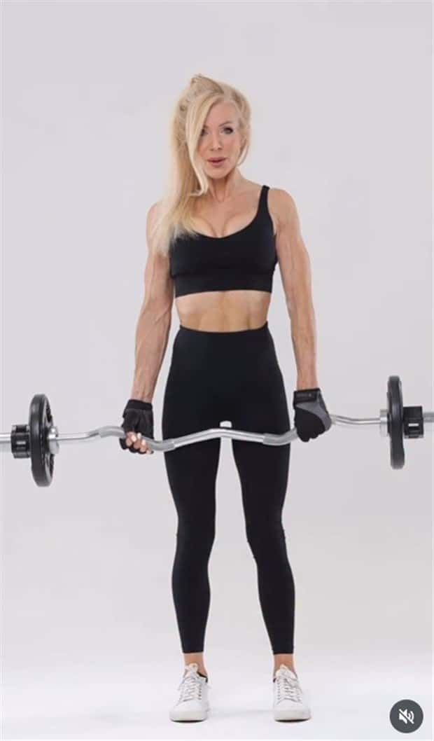 Gym Loving Granny Seeking Younger Romance (19 photos)